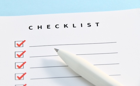 チェックリストが記載された書類