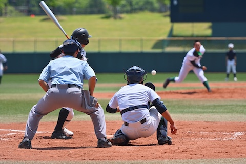 今どきの高校球児は歯を守る？！高野連も認めているマウスピース着用理由