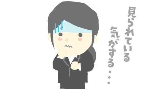 白いドレスに黄色の歯が目立つ